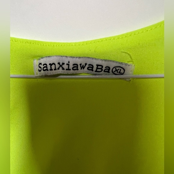 SANXIAWABA WOMEN’S SLEEVELESS CROP TOP. SIZE XL - Picture 3 of 5